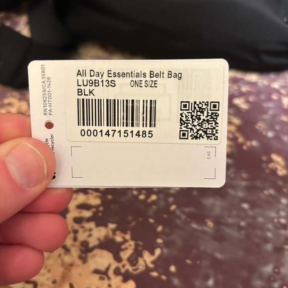 Lululemon All Day Essentials Belt Bag 2.5L - Picture 5 of 5